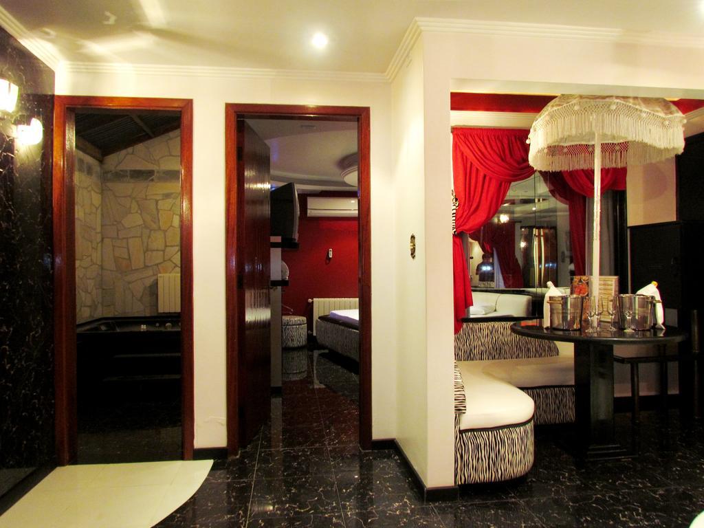 Motel Giro D'Agua (Adults Only) Кашиас-ду-Сул Экстерьер фото
