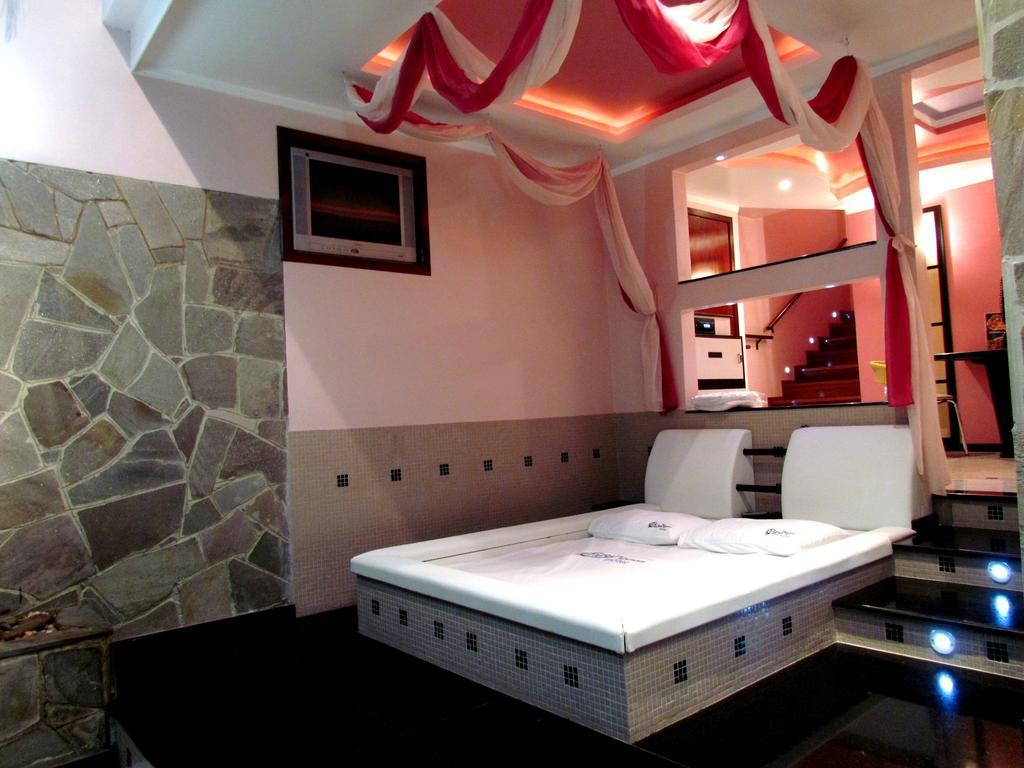 Motel Giro D'Agua (Adults Only) Кашиас-ду-Сул Экстерьер фото